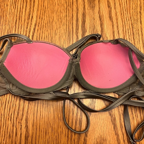 Victoria’s Secret Bra - Picture 2 of 3